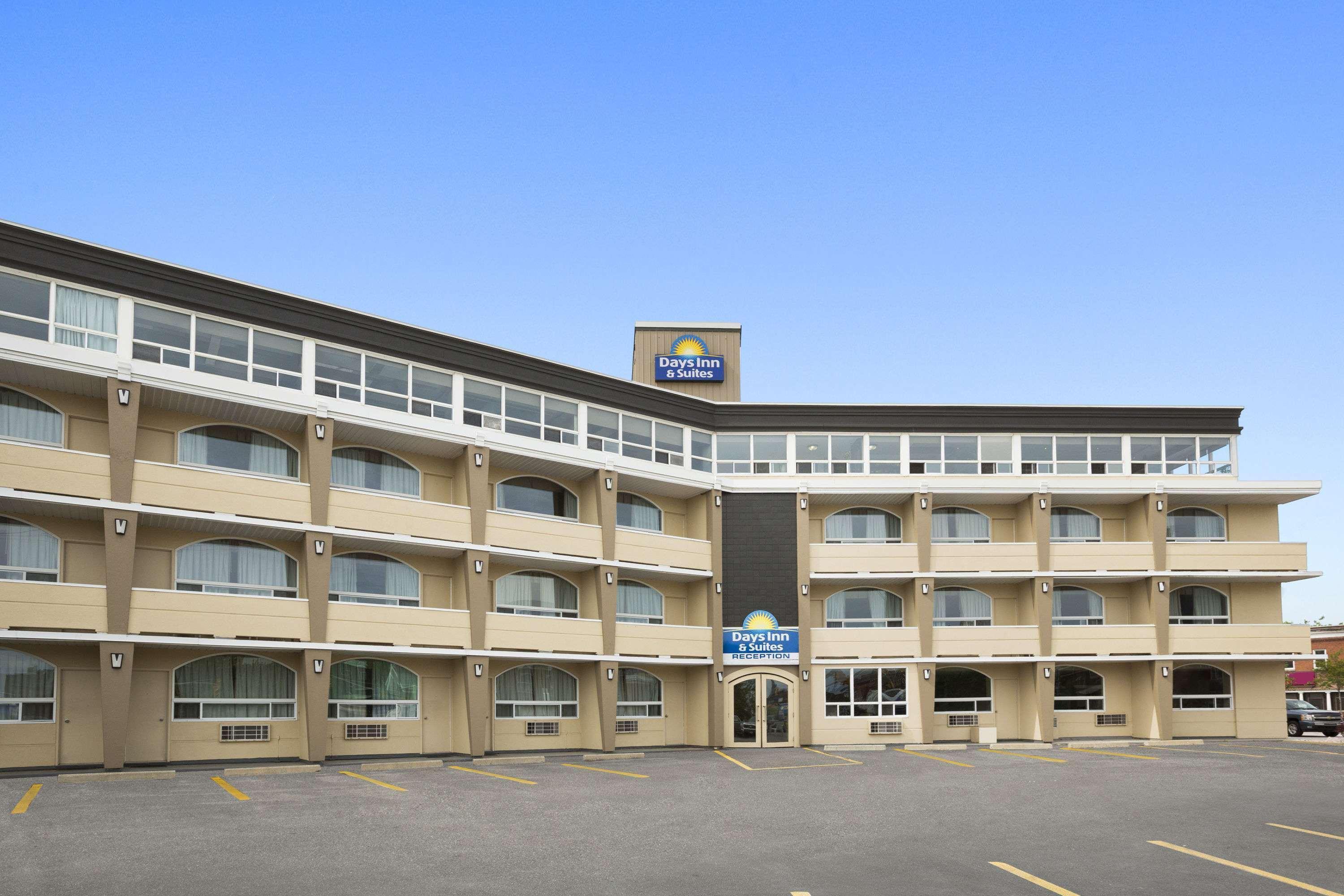 Days Inn & Suites By Wyndham North Bay Downtown Exterior foto